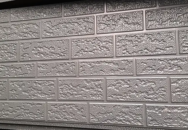 Hvordan kan metalpræget panel forbedre moderne arkitektoniske overflader?